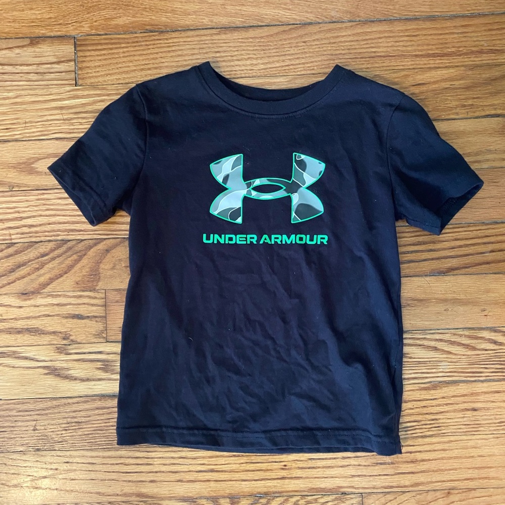 Bundle Listing – Boys Size 4 Under Armour T-Shirts (3 Pack) - Picture 8 of 10